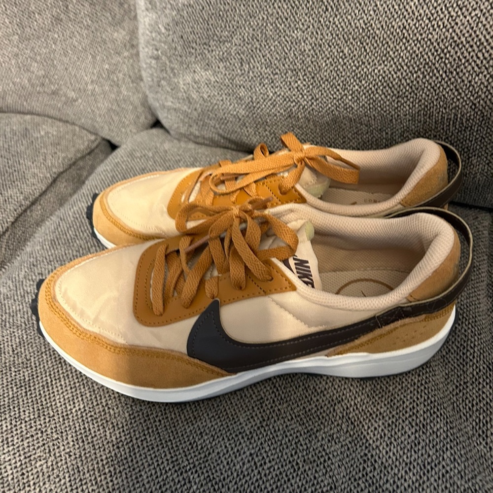 Nike waffle debut sesame baroque color worn once. Size 9.5